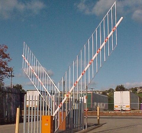 industrial barrier with lattice skirt